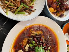 -川流不息·地道川菜·小龙虾(松东路店)