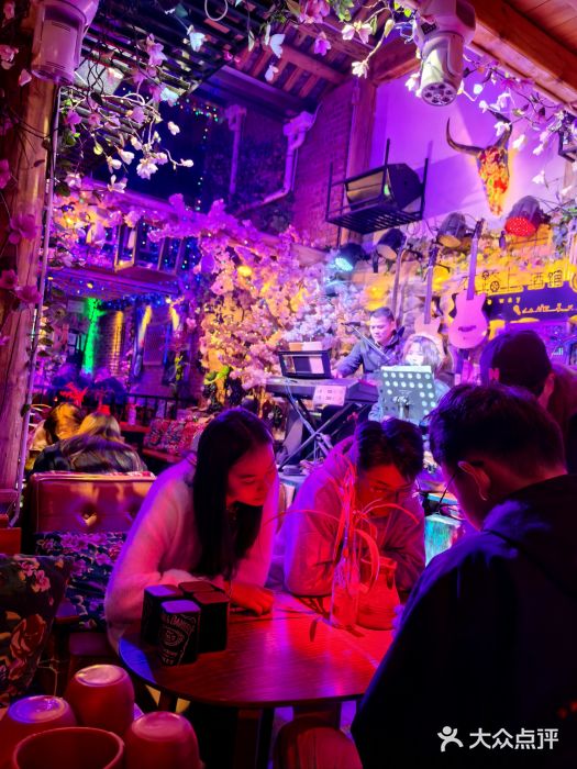 在路上酒吧(大理古城店)图片