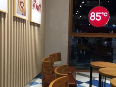 -85度C(生甜甜圈研究工坊·上海局门店)