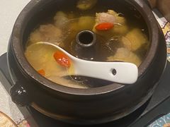 -云海肴·汽锅鸡·云南菜(天山百盛优客店)