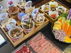 -菌自由丨野生菌火锅特色庭院餐厅(丽江古城店)