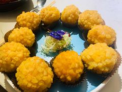 咸蛋黄鲜虾球-荟廷·晶萃(陆家嘴尚悦湾店)