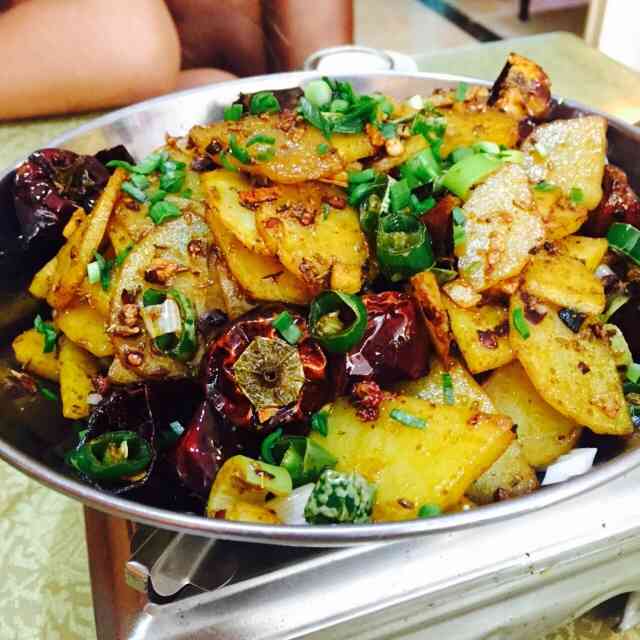 川椒百味(青岛中路店)-"很棒! 饭店很干净,环境很好,室内装修也.