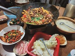 -富正毅三下锅·湘西韵味(天门山索道店)