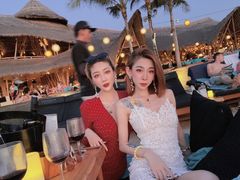 -FINNS Beach Club