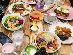 -FLOVIE FLORIST CAFE