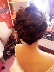 -贺贺新娘造型婚纱店
