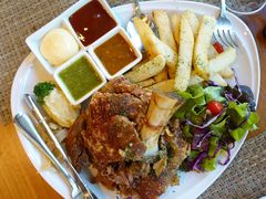 -Chom Cafe and Restaurant