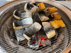 -围炉肉舍•炭烤活鳗•丹东海鲜烤肉(步行街店)