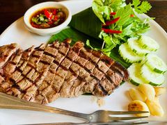 -Chom Cafe and Restaurant