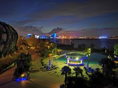 -上海滴水湖皇冠假日酒店