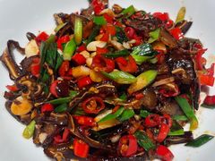 小炒腊猪耳-湖南人家·家传湖南菜(水围店)