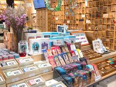 -猫的天空之城概念书店(杭州南宋御街店)