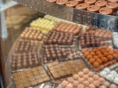 -Laderach 莱德拉(上海环贸iapm店)