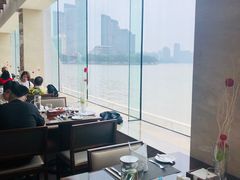 靠窗位-白天鹅宾馆·流浮阁咖啡厅