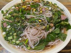 -啊墨江牛烂烀米线