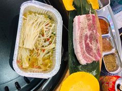 济州岛黑猪五花肉厚切-玄希浪漫厨房·韩料烤肉(湖滨银泰in77店)