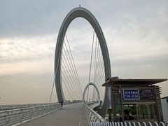 -南京眼步行桥