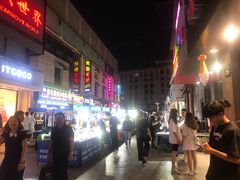 -吴山路夜市