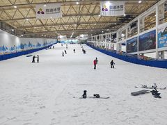 -乔波室内滑雪场