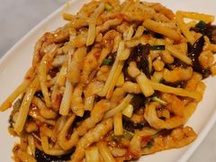 -渝信川菜 · 川味家常菜(财富购物中心店)