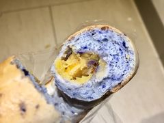 星空蝶豆花烤地瓜贝果面包-啊噗吐呦现场烘焙(麦凯乐店)