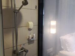 -麗枫(广州番禺长隆南村万博地铁站店)