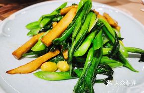 Mustard Stir-fried King Oyster Mushroom with Chinese Broccoli