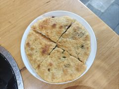 牛肉饼-大众跷脚牛肉馆·非遗传承单位(峨眉山店)