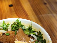 -陆味牛肉粉面馆(南湖店)