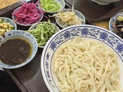 老北京炸酱面-门框胡同百年卤煮(新街口店)