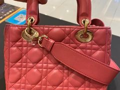 -爱革·奢品·鞋包·衣物·家居(金桥国际商业广场店)