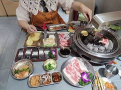 -围炉肉舍•炭烤活鳗•丹东海鲜烤肉(步行街店)