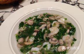 Shrimp with Mushrooms and Shepherd's Purse