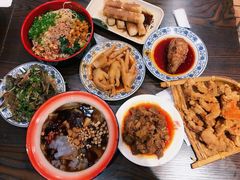 -爆炸头阿姨小四川正宗川味小吃(无任何分店)