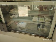 面包甜点陈列柜-你好独角兽·蛋糕甜品