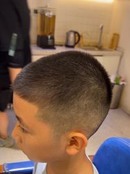 -PE SALON