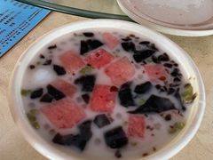 -三亚火车头万人海鲜广场