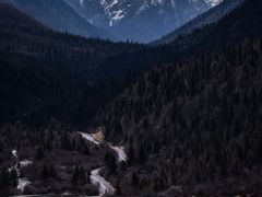 -亚拉雪山风景区