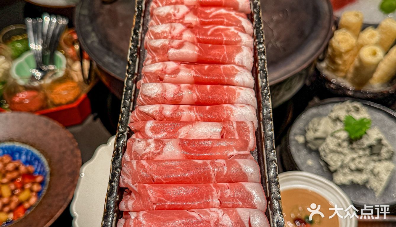 国潮大片级火锅店空降杭州滨江樱花里……