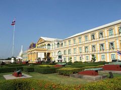 -皇家田广场(อนุสาวรีย์ทหารอาสา)