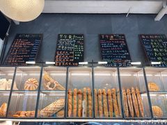 面包甜点陈列柜-老梦面包CHEZMOREL(麦子店)