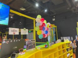 -蹦蹦跳跳(新奥购物中心店)