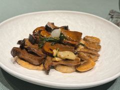 黑醋榛子油腌牛肝菌-庐灶江南·江南菜·四合院Bistro(东直门雍和宫·原华侨宾馆店)