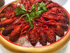 大师秘制冰镇龙虾-泓历皇朝酒店(东亭店)