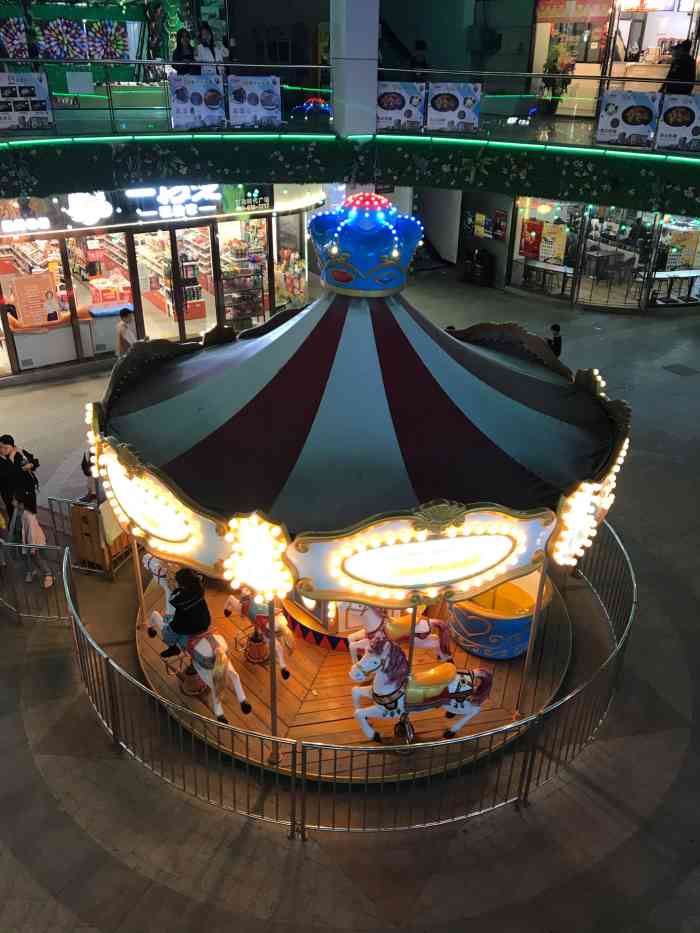 宣和时代广场-"宣和广场位于大名汽车站旁边,是近两年刚建.