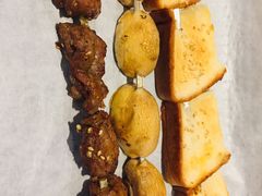 月半松板肉-月半小炉焖烤