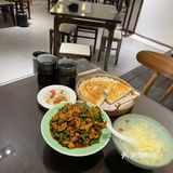 老板真的很热情,卡卡送东西啊