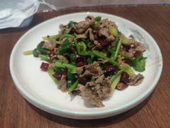 -犇逸·乐山跷脚牛肉·四川现炒(览海店)