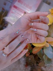 -花系美·美甲美睫精品店